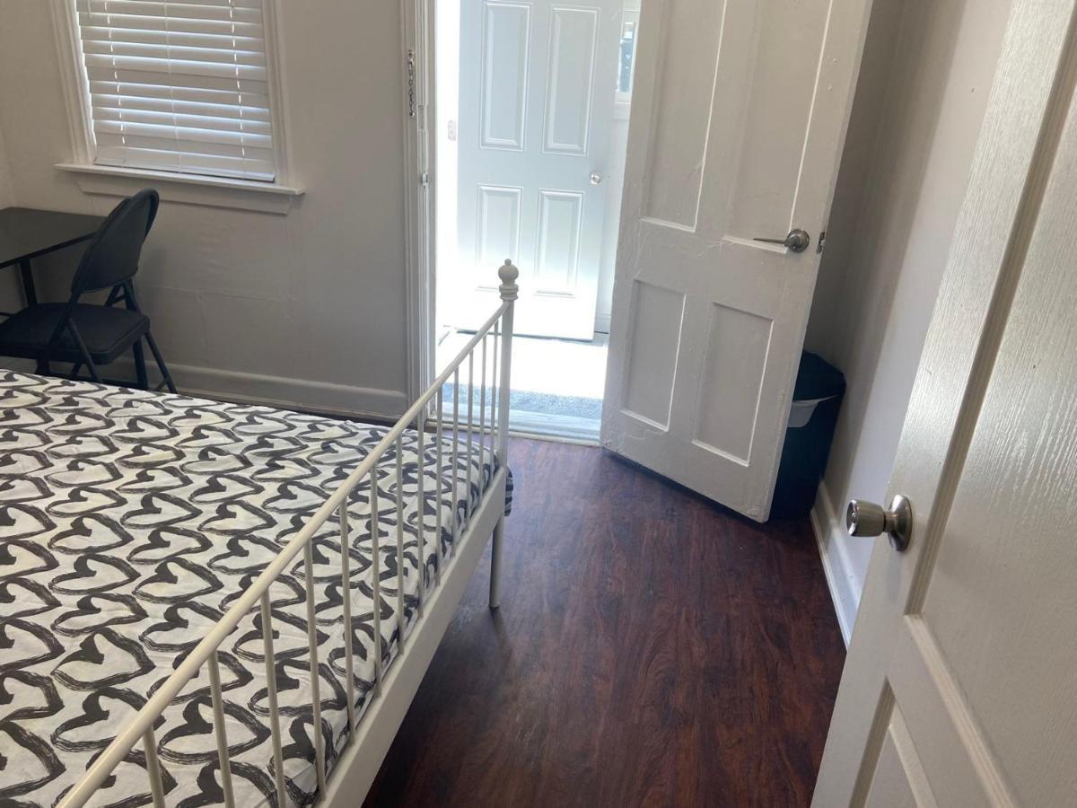 Budget Quad Room With En Suite Bathroom 36B Τορόντο Εξωτερικό φωτογραφία