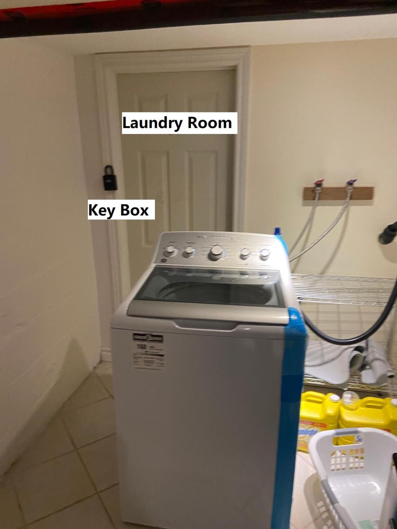 Budget Quad Room With En Suite Bathroom 36B Τορόντο Εξωτερικό φωτογραφία